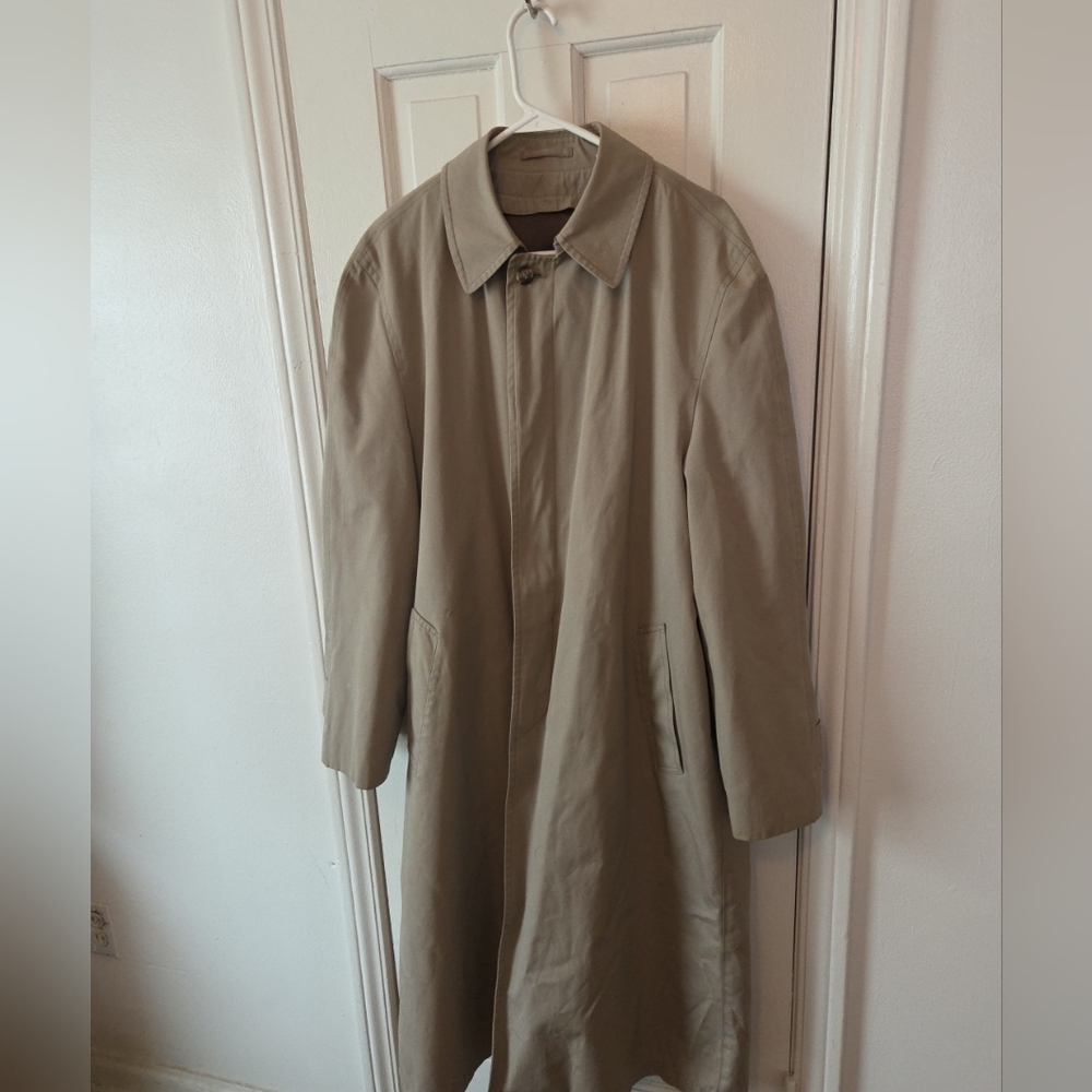 SOLD-Vintage London Fog Maincoats tan beige trench coat Size 40 Medium